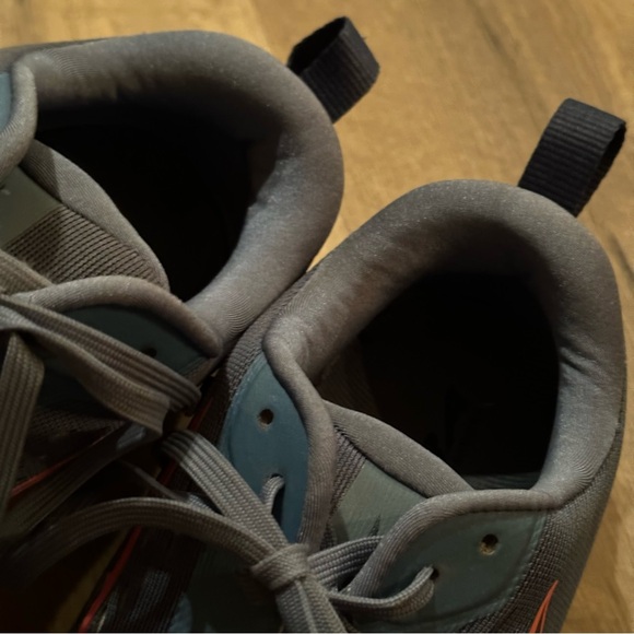 Altra Paradigm 5 Running Shoes - Picture 8 of 12